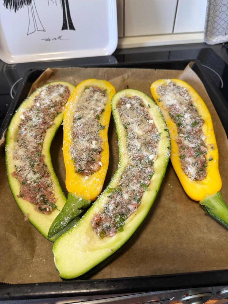 Gefüllte Zucchini zucchini baratfertig